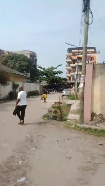 Terrain  Bandal 8 sur 23m 150.000  dbattre