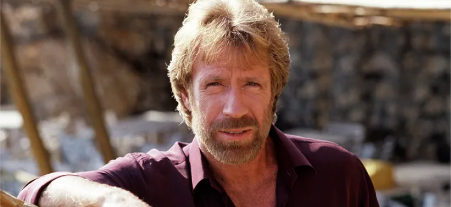 Chuck Norris, acteur américain devenu phénomène Internet, est mort à 86 ans