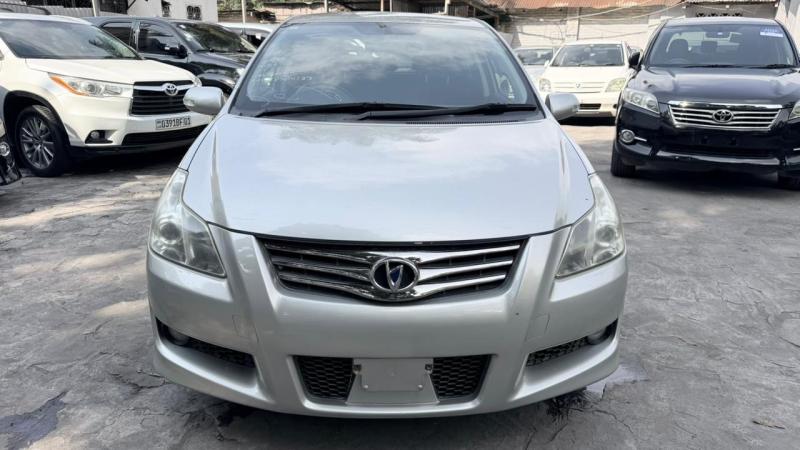 Toyota blade 2012 essence automatique 4cylinder kilomtrage 5800  camera de recul Prix 6900 a discuter