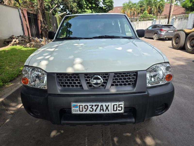 PICKUP Nissan Hardbody Anne de fabrication 2014 kilomtrage 1500km Avec plaque Rcente et assurance prix 18000  discuter lgrement