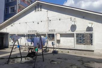 Parcelle rsidentielle spacieuse  vendre  Barumbu  Bon March proche macadam