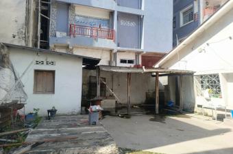 Parcelle rsidentielle spacieuse  vendre  Barumbu  Bon March proche macadam