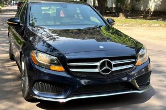 MERCEDESBENZ   C300 ANNE 2019 Volant gauche Essence  Automatique  4 Cylindre  Full option  Toit panoramique ouvrant  Intrieur trs confortable  Sige lectrique en cuir Cam