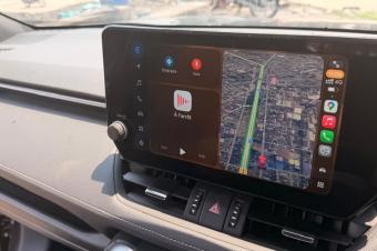 Toyota Rav4 HYBRIDE  Anne 2025 Sans plaque  Moteur Essence Bote Automatique  Full Option  Toit panoramique et ouvrant  Chaise semicuire  Camra recule 360  Rechargeable  Conn