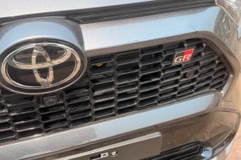 Toyota Rav4 HYBRIDE  Anne 2025 Sans plaque  Moteur Essence Bote Automatique  Full Option  Toit panoramique et ouvrant  Chaise semicuire  Camra recule 360  Rechargeable  Conn