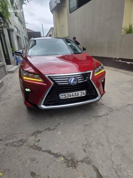 Lexus RX 450h hybride volant droite toit panoramique ouvrant intrieur cuire noir   Tout les documents complts assurance contrle technique   Prix 25.000  discuter lgrement  