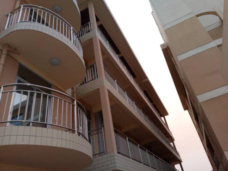 SIGE SOCIAL  LOUER  NGALIEMA JOLIE PARC SUR DES CURIES PRS DE KINTAMBO MAGASIN   Louez lintgralit dune concession   2 Btiments R3 AVEC 9 APPARTEMENTS DE 3 CH 