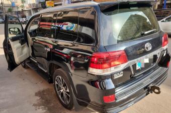 TOYOTA GXR AUTHENTIQUE 2020 AUTOMATIQUE  V8 CLIMATIS COULEUR DORIGINE AVEC QUELQUES RETOUCHES TOUT FONCTIONNE PARFAITEMENT PRIX 37.000  DISCUTER OFFRE DIRECT
