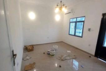 Location appartement vide de 2 ch 500 dollars sur route Matadi 2 chambre salon cuisine 2 salle de bain garantie locative 41