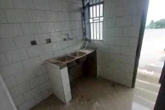 Location appartement vide de 2 ch 500 dollars sur route Matadi 2 chambre salon cuisine 2 salle de bain garantie locative 41