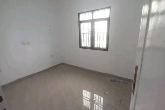 Location appartement vide de 2 ch 500 dollars sur route Matadi 2 chambre salon cuisine 2 salle de bain garantie locative 41