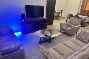 Vente un appartement  vendre  Gombe 4 me tage 350000 dollars  discuter lgrement 3 ch salon cuisine salle  manger 2 salle de bains balcon 
