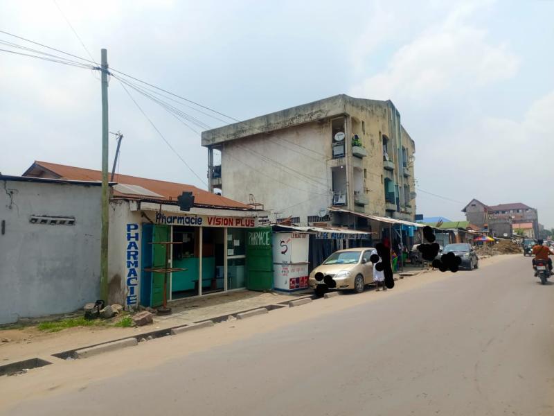 Belle opportunit  saisir  NgiriNgiri sur Macadam Makandja  Vente dune parcelle avec des maisons habitable  Dimension  15m25m  Prix de dpart  330.000  Morcellement p