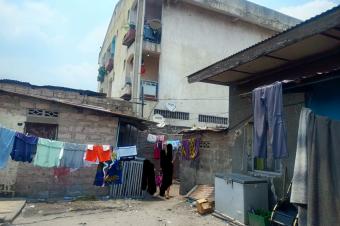 Belle opportunit  saisir  NgiriNgiri sur Macadam Makandja  Vente dune parcelle avec des maisons habitable  Dimension  15m25m  Prix de dpart  330.000  Morcellement p