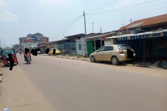 Belle opportunit  saisir  NgiriNgiri sur Macadam Makandja  Vente dune parcelle avec des maisons habitable  Dimension  15m25m  Prix de dpart  330.000  Morcellement p
