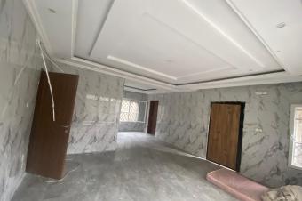 KINTAMBOJEAN 23 MISE EN LOCATION DUN APPARTEMENT DE 3 CHAMBRES AU REZDECHAUSSE