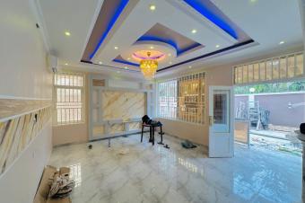 TOUTE LA PARCELLE A LOUER DUPLEX A MACAMPAGNE   GRANDE MAISON DE 4 CHAMBRES AVEC 4 SALLES DE BAIN  ANNEXE 