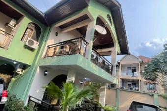 Villa  Limete 25 sur 35m 650.000
