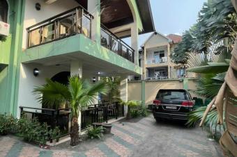 Villa  Limete 25 sur 35m 650.000
