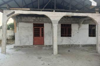 Bonne Affaire  Saisir  Nsele  Parcelle Clture avec Maison  35.000usd
