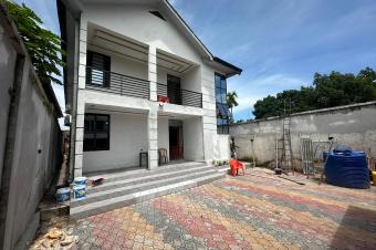 GS13IMMO SARL met  votre disposition la location de cet appartement  non meubl nouvellement construit  lUPN. Rf cole La Borne. Loyer  900. Garantie 31.  vous.