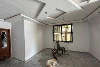 GS13IMMO SARL met  votre disposition la location de cet appartement  non meubl nouvellement construit  lUPN. Rf cole La Borne. Loyer  900. Garantie 31.  vous.