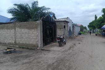 GS13IMMO SARL met  votre disposition la vente de cette parcelle CNsele QBibwa. Bel endroit. Rf KinMarch. Dimension 1022M. Prix  39.000  discuter.  votre coute.
