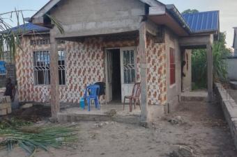 GS13IMMO SARL met  votre disposition la vente de cette parcelle CNsele QBibwa. Bel endroit. Rf KinMarch. Dimension 1022M. Prix  39.000  discuter.  votre coute.