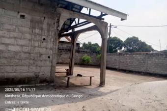 Parcelle clture avec maison  vendre  Bibwa Nsele  525 m  45.000  discuter 