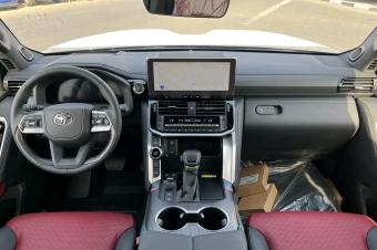 Toyota LandCruiser VXR 2026