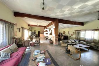 VENTE PROPRIT DE 1674m DOTE DUNE GRANDE BTISSE DE 4 CHAMBRES  KINSHASARIGHINI 