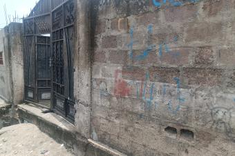 GS13IMMO SARL met  votre disposition la vente de cette vaste parcelle QMombele CLimete. Rf Chausse Lumumba 12me rue. Dimension 2530M. Prix 79.000  discuter.  vous