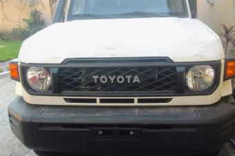 GS13AUTO SARL met  votre disposition la vente de ce vhicule Toyota LandCruiser ferme 5portires dans la CLemba. Prix 75.000  discuter.   vous.