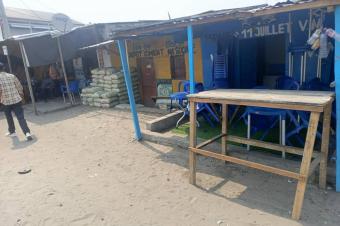 Parcelle commerciale  vendre sur  Boulevard Lumumba  Quartier Terre Jaune