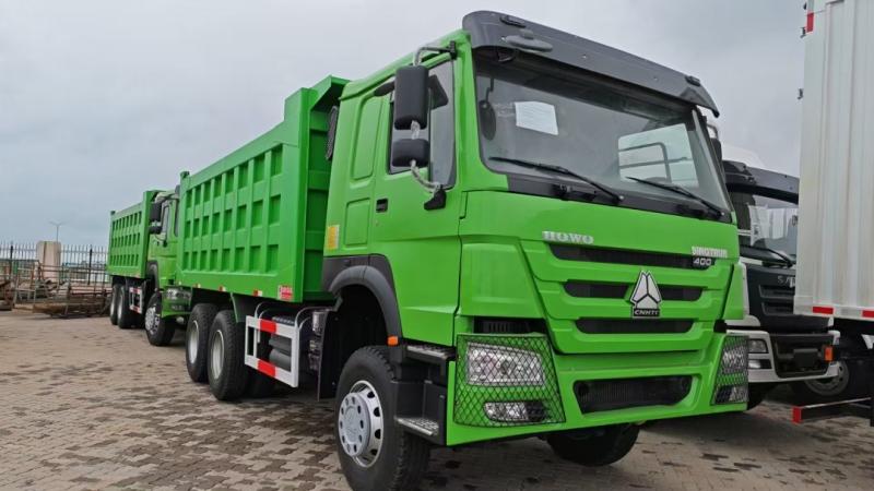 A VENDRE deux camions sans plaque.   Disponibles immdiatement  Kinshasa.