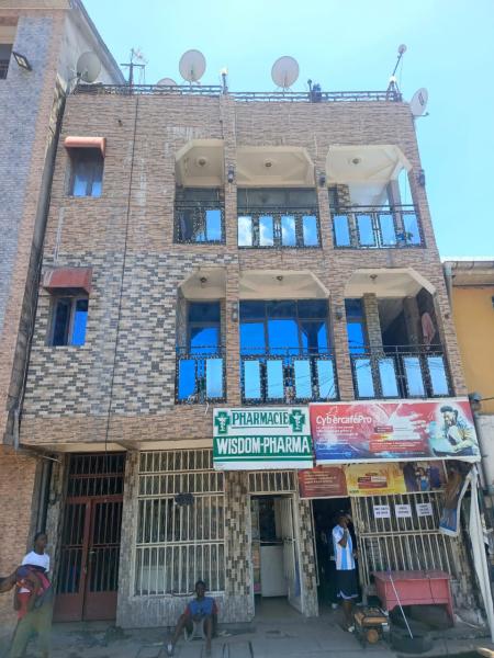 Immeuble rentable  vendre  Barumbu macadam
