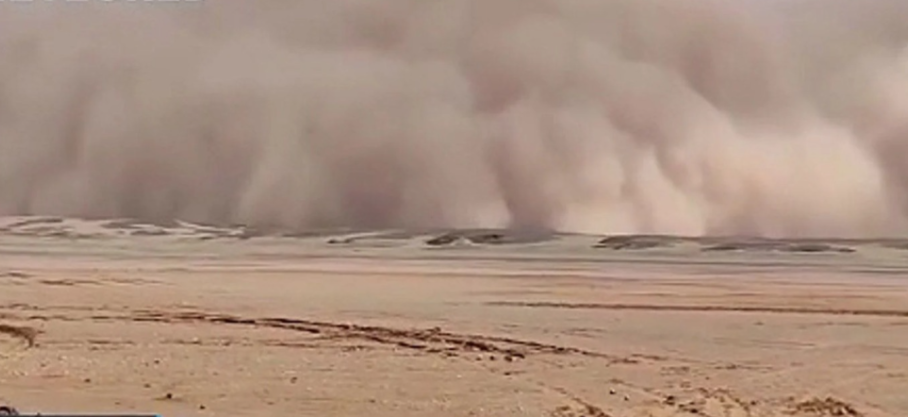 Une impressionnante tempête de sable s'étendant sur plus de 1 300 km a balayé le nord-ouest de l’Afrique, dans le Sahara