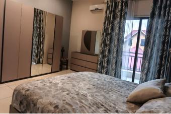 MAGNIFIQUE APPARTEMENT DE TROIS CHAMBRES  LOUER SUR LE BOULEVARD DU 30 juin entre batetela et royal dans limmeuble FINI ONE