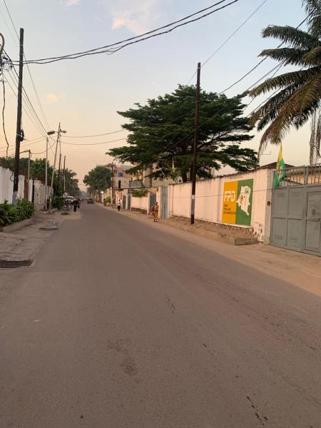 Terrain Premium  Vendre sur principale Avenue Tropique  Limete Rsidentiel 