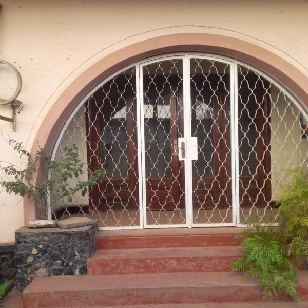 MAGNIFIQUE VILLA A VENDRE  LUBUMBASHI AU CENTRE VILLE