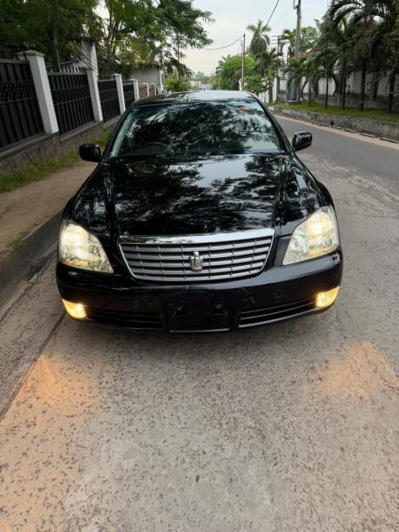 TOYOTA CROWN ROYAL A VENDRE  KINSHASA 