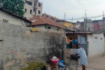 Parcelle  vendre  Lingwala emplacement stratgique proche macadam