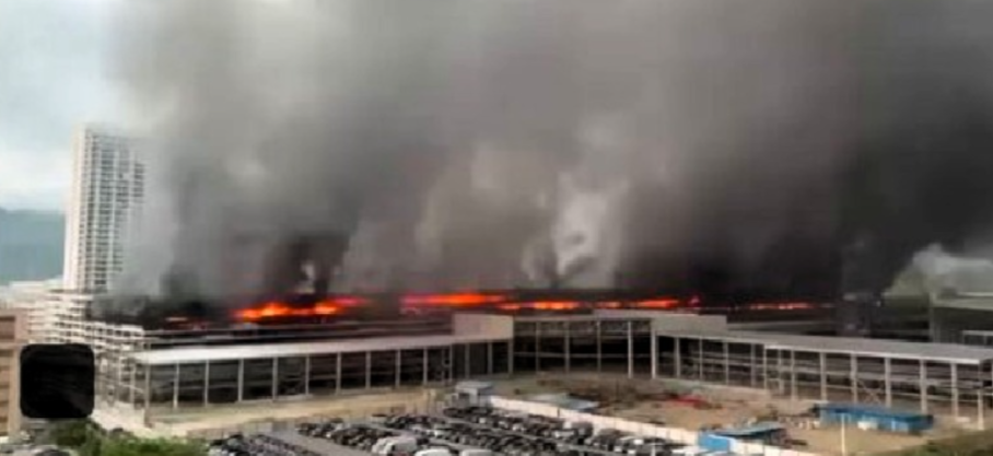 Infos congo - Actualités Congo - mediacongo Chine : Un immense incendie s'est déclaré ce matin à Shenzhen dans une usine de BYD, le constructeur des voitures électriques chinois