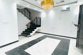 Parcelle avec deux villas jumeles modernes  vendre  Ngaliema UPN