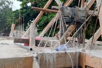 GS13IMMO SARL met  votre disposition la vente d cette parcelle en chantier de R3 sur lav. Bima CLemba sur la route Bypass. Rf glise Salem. Prix 139.000  discuter.