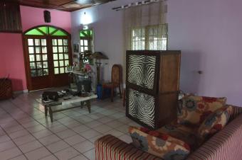 GS13IMMO SARL met  votre disposition la vente d7grande parcelle avec une vaste maison CLemba. Rf Shop Airtel Super Lemba. Dimension 1722M. Prix 290.000  disc.  vous