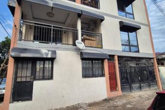 Parcelle  vendre  Ngaliema binza ozone rfrence glise la borne avec un btiment de R1