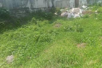 Terrain vide mis en vente dans la commune de la Gombe sur boulevard du 30 juin   Rf  batetela    Dimension 385 mtre carr 
