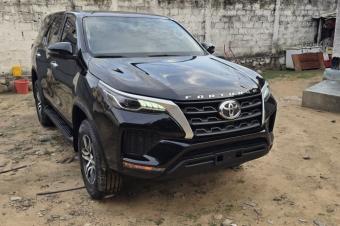 FORTUNER AUTHENTIQUE 2024