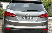 Hyundai Santa Fe  Annee : 2017 Automatique Steptronique Essence 6 cylindres  Demarrage bouton  57.000 km mediacongo